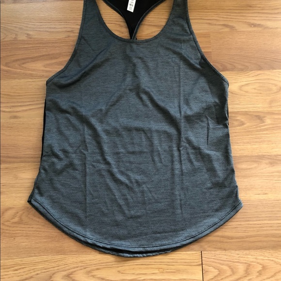 UNDER ARMOUR~ Women’s loose tank - Picture 7 of 9
